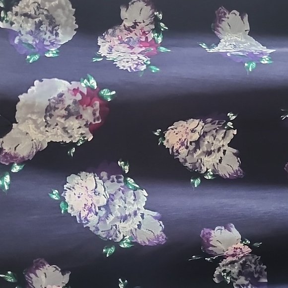 Womans blouse/tank - Picture 3 of 5